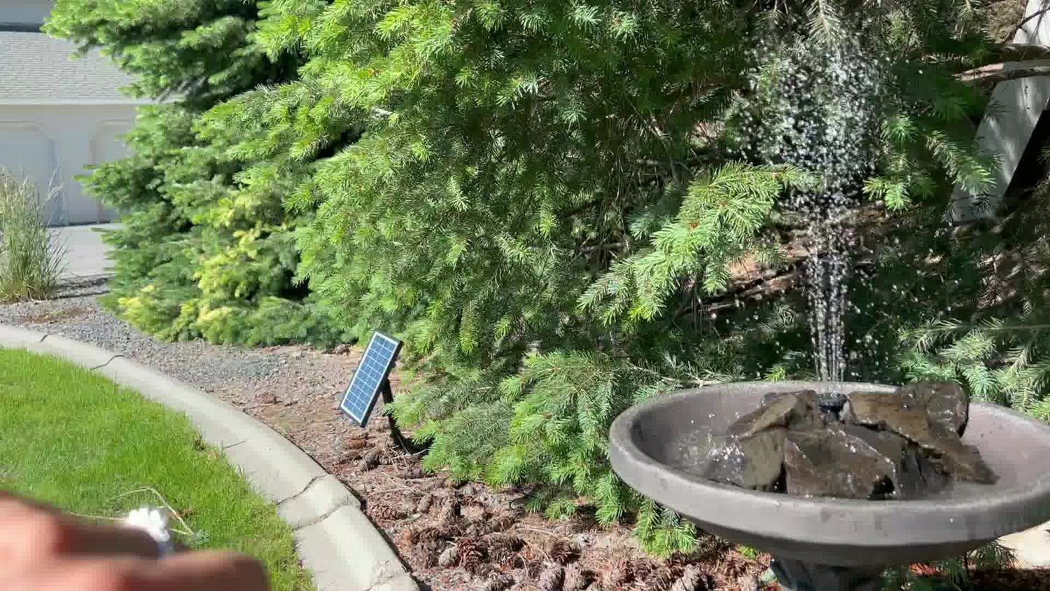 How to Enhance the Bird Bath Experience with Poposoap Floating Solar Fountain for Bird Bath?